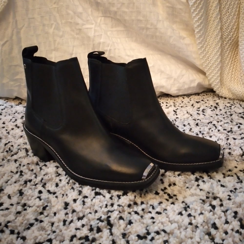 Urban outfitters leather Chelsea boots